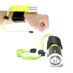 ไฟฉายดำน้ำพลาสติก หลอด XML-T6 รุ่นคาดข้อมือ แถมฟรี ถ่านแดง 18650 1 ก้อน พร้อมแท่นชาร์จ