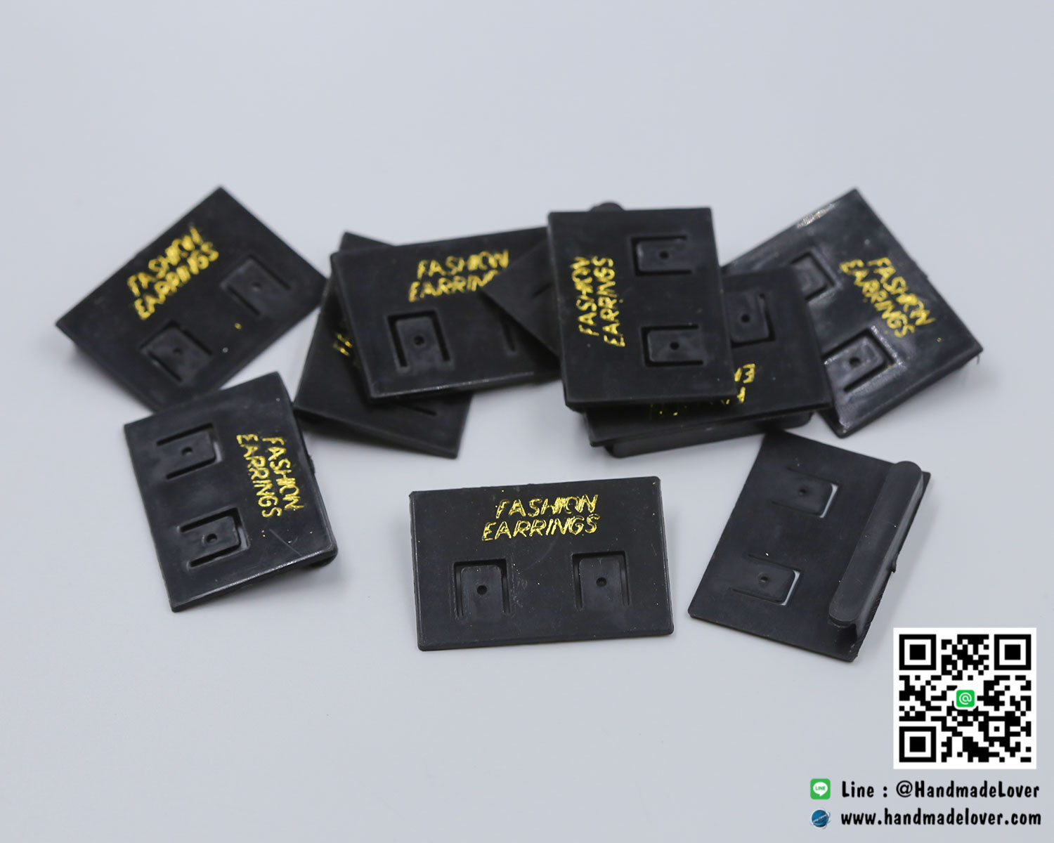 แป้นเสียบต่างหู เพ้นท์ลาย สีดำ