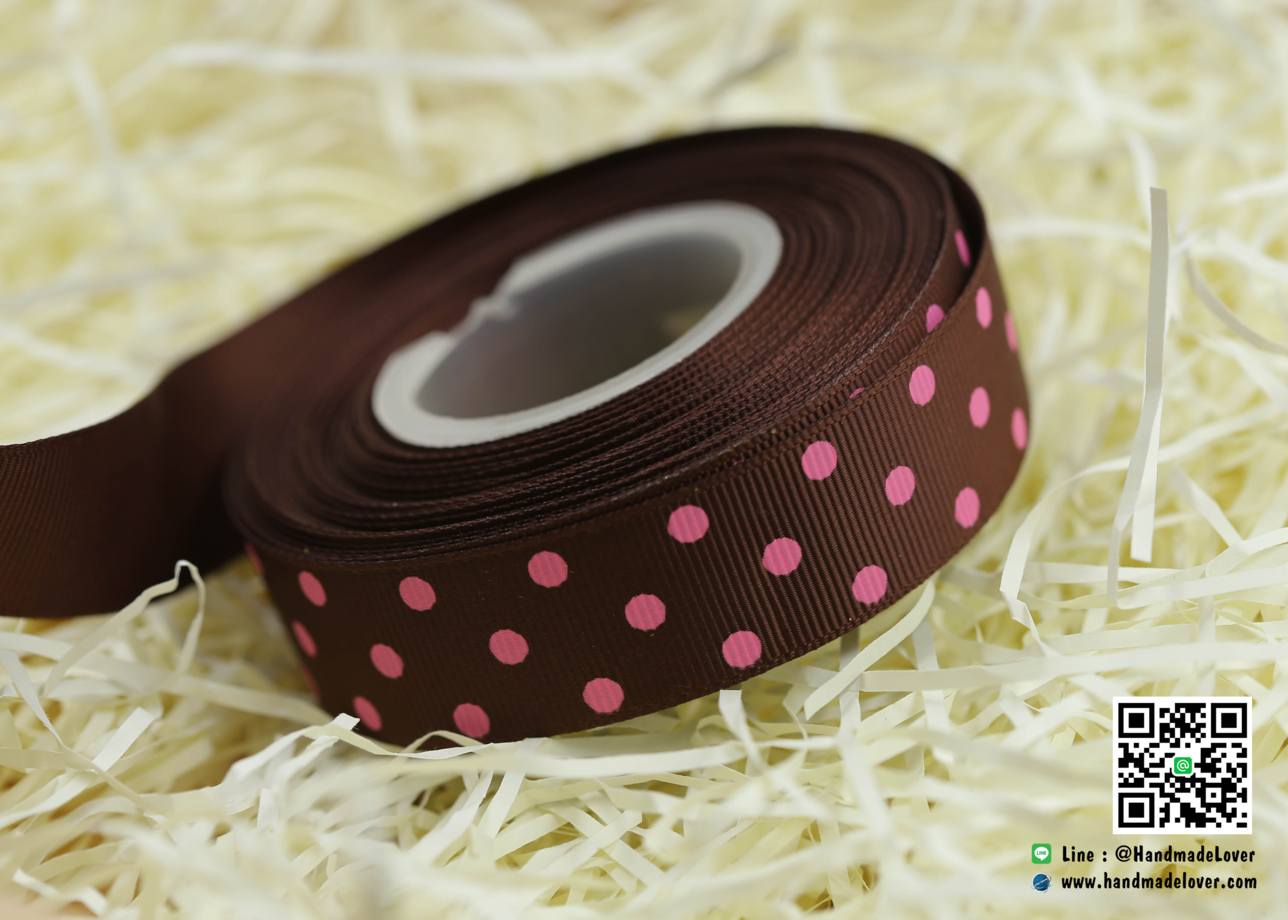 ริบบิ้นผ้า กรอสเกรน สีน้ำตาล พิมพ์ลายจุด ขนาด 22 มิล