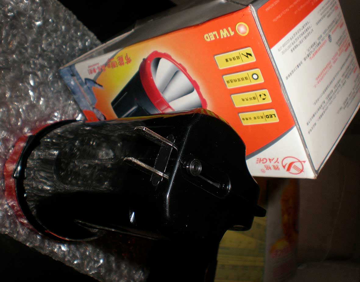 ไฟฉาย LED YG-5515 ไฟฉายหลอด LED 1 ดวง ชาร์จไฟบ้านได้ YG5515