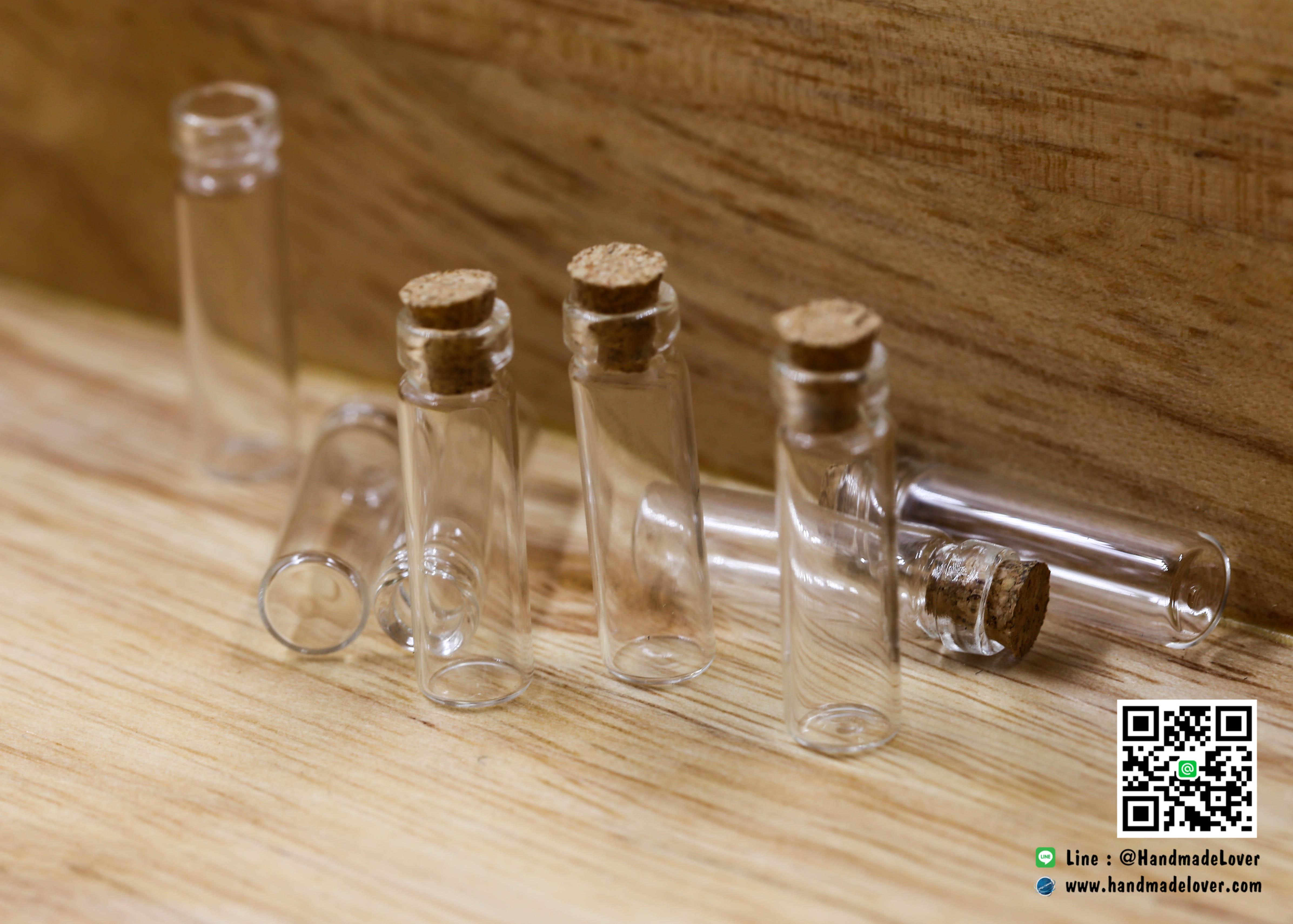 ขวดแก้วจิ๋ว ขนาด 7 x 24 มม (0.5 ml) (ฝาจุกไม้ก๊อก) (ปากขวด 4 มม)