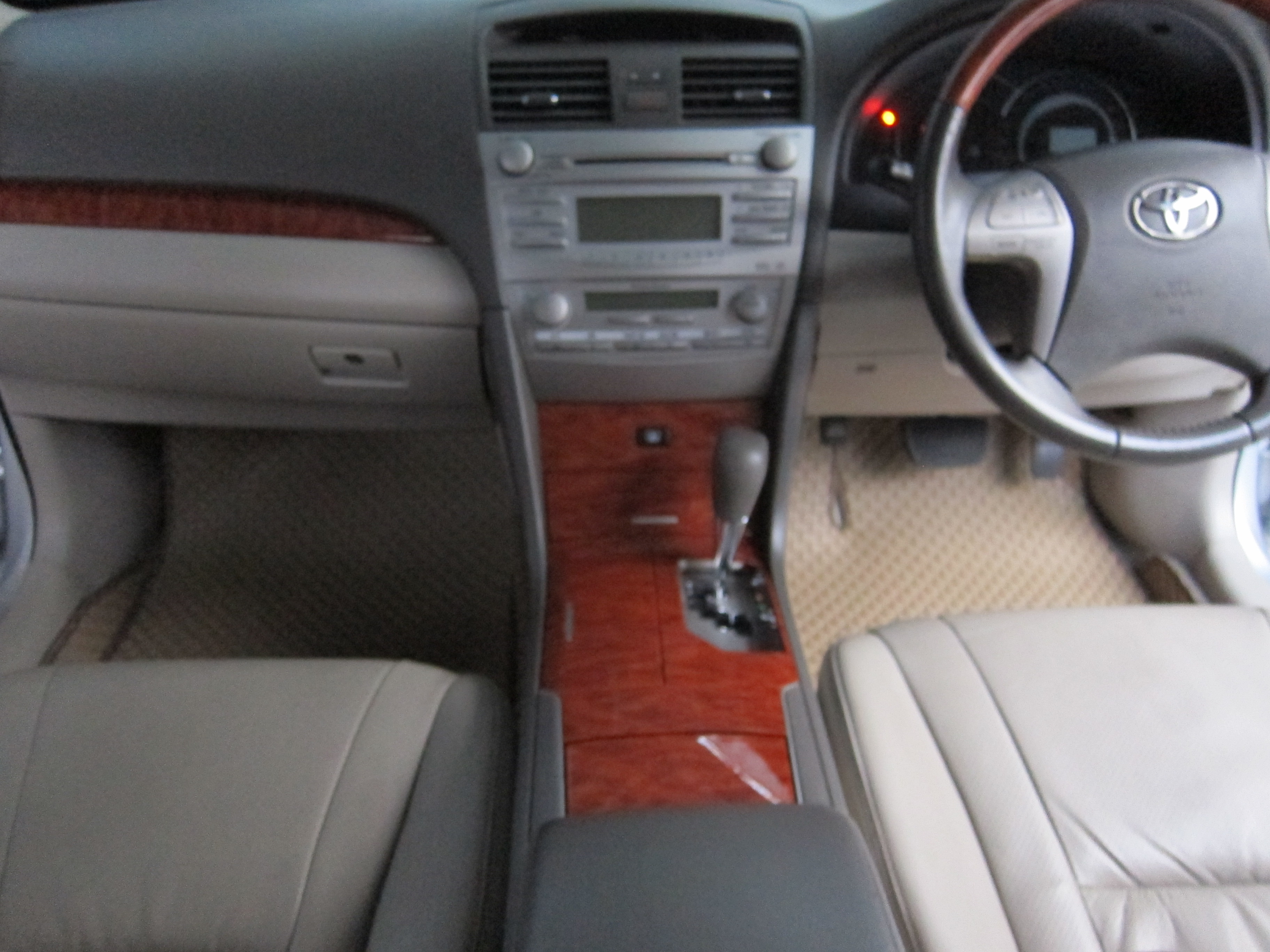 พรมปูพื้นรถยนต์ พรมกระดุม รถ TOYOTA CAMRY ปี 2007-2011 ชุดภายในห้องโดยสาร จำนวน 16 ชิ้น