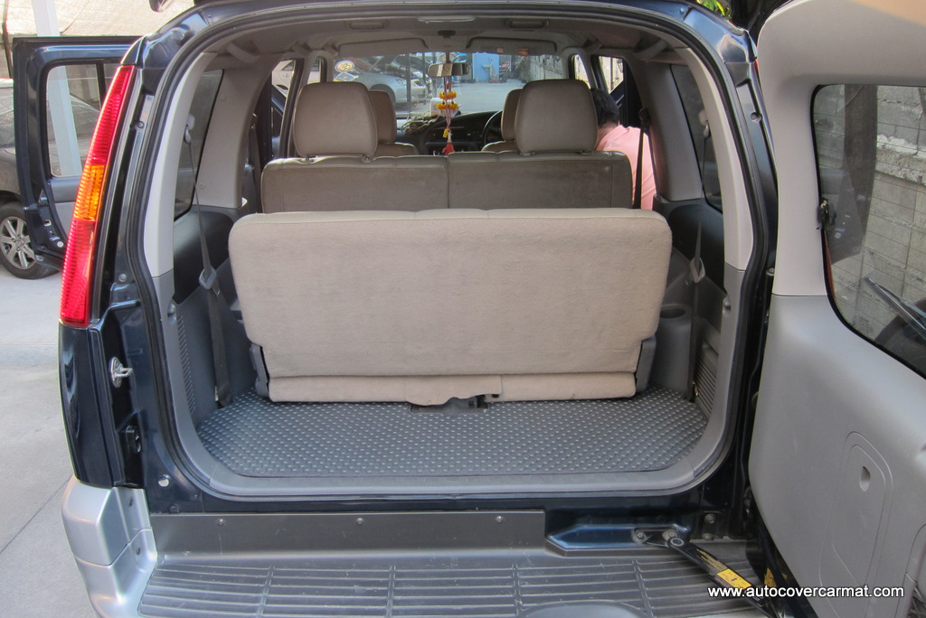 พรมปูพื้นรถยนต์ พรมกระดุม รถ FORD EVEREST (โฉมเก่า) ปี 2003-2014 ชุดเต็มคันรวมท้าย จำนวน 11 ชิ้น