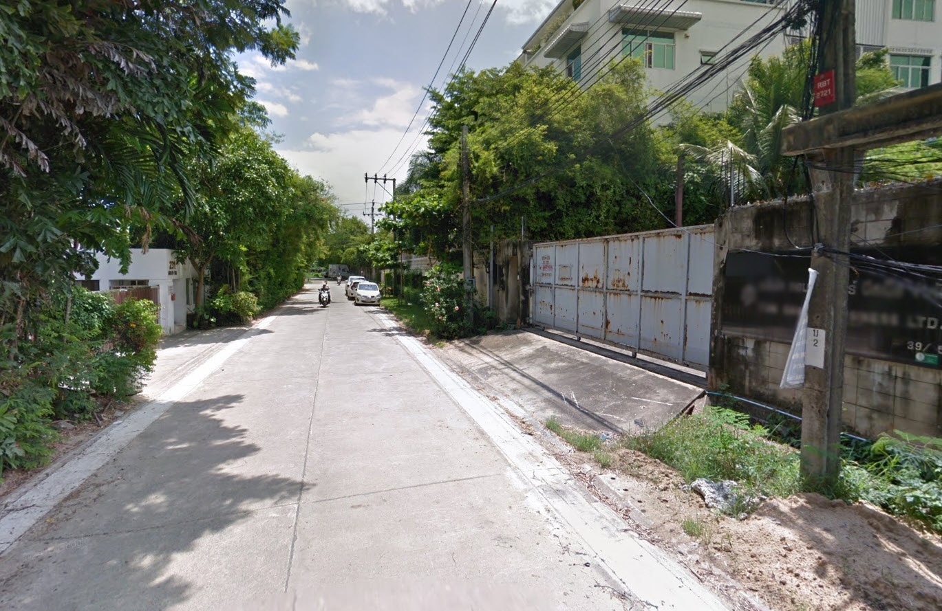 🧧ติดทรัพย์🧧ขายที่ดินพร้อมโกดัง พระราม 2 บางขุนเทียน เนื้อที่ 1 ไร่ 3 งาน 3 ตารางวา ขายยกแปลงพร้อมสิ่งปลูกสร้าง 37,500,000 บ. (พื้นที่สีส้ม) รวมพื้นที่ใข้สอย ทั้ง 2 โกดัง 1,140 ตรม หน้ากว้างติดถนนในซอย 50 เมตร ถนนซอยกว้าง เทพื้นค