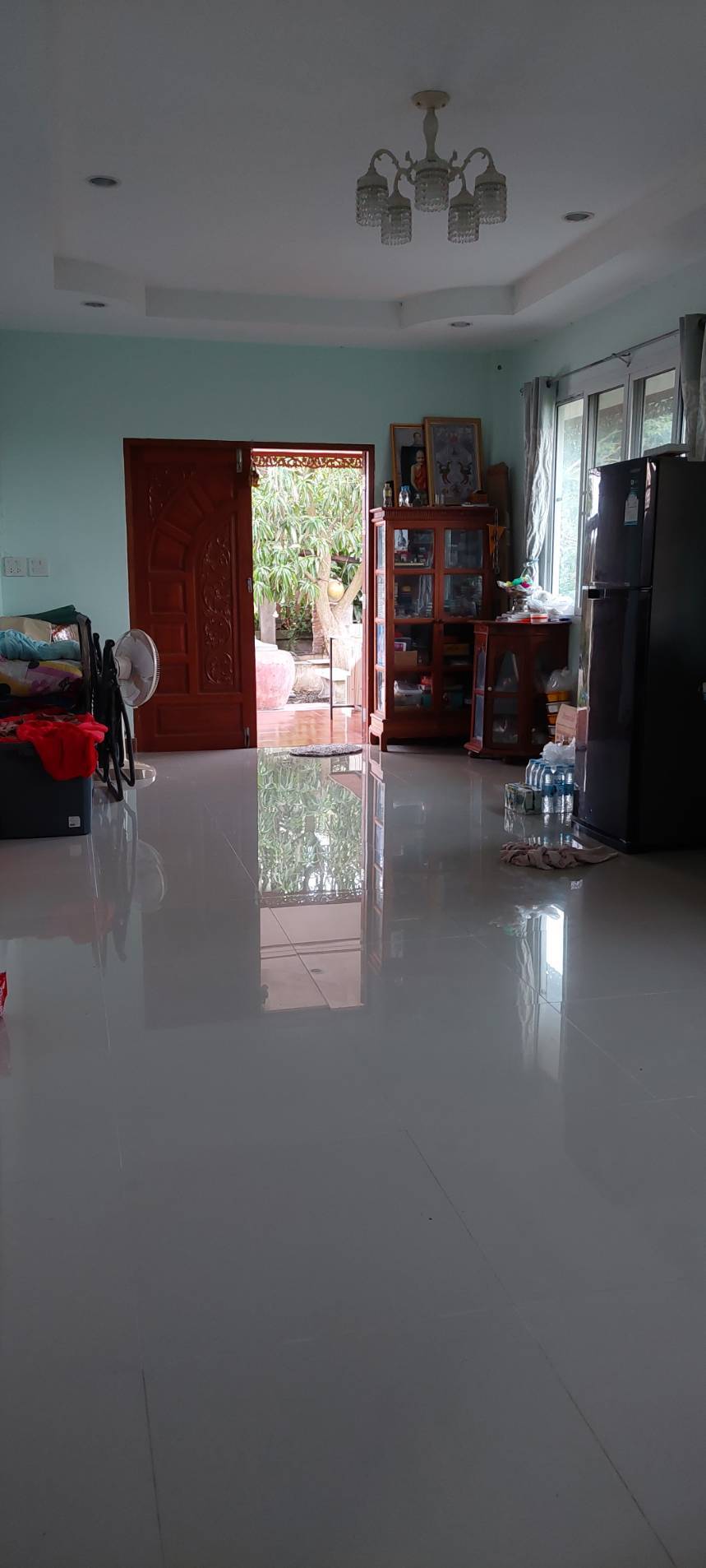 ขายบ้านพร้อมสวนมะม่วง 3 ไร่ ราคา: 3.5 ล้านบาท ติดถนนลาดยาง อ.เมือง จ.สุพรรณบุรี โอกาสทองสำหรับผู้รักบ้านสวน! กำลังมองหาบ้านพร้อมสวนผลไม้ บรรยากาศดี ร่มรื่น สงบ