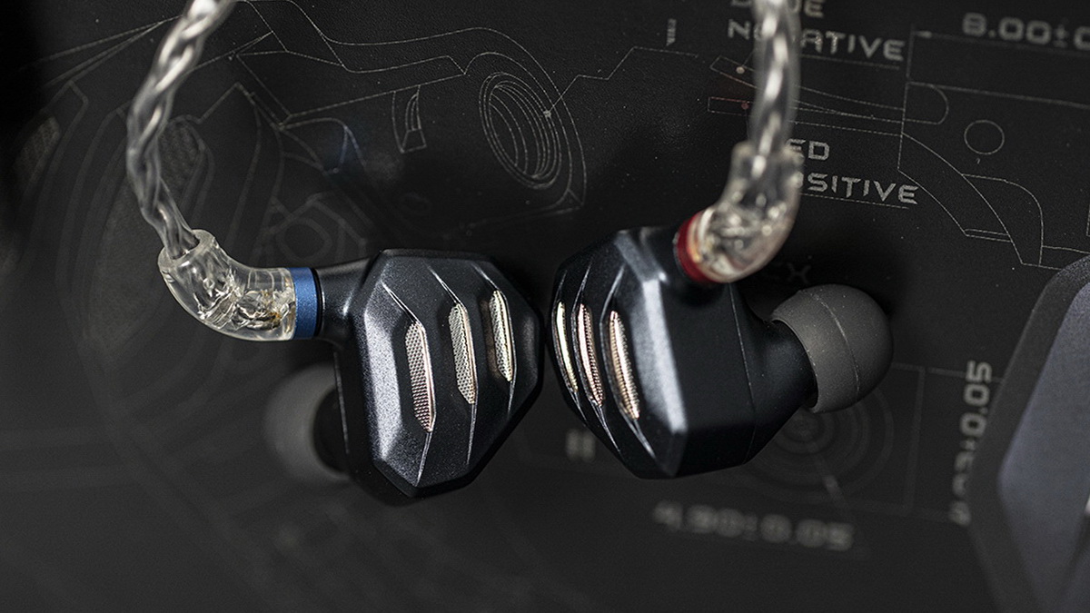 FiiO FH7S หูฟังแบบ 4BA Knowles และ 1Dynamic ขนาด13.6mm รองรับ Hires ประกันศูนย์ไทย
