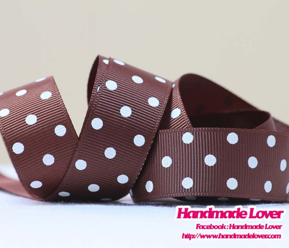 ริบบิ้นผ้า กรอสเกรน สีน้ำตาล ลายจุด ขนาด 22 มิล