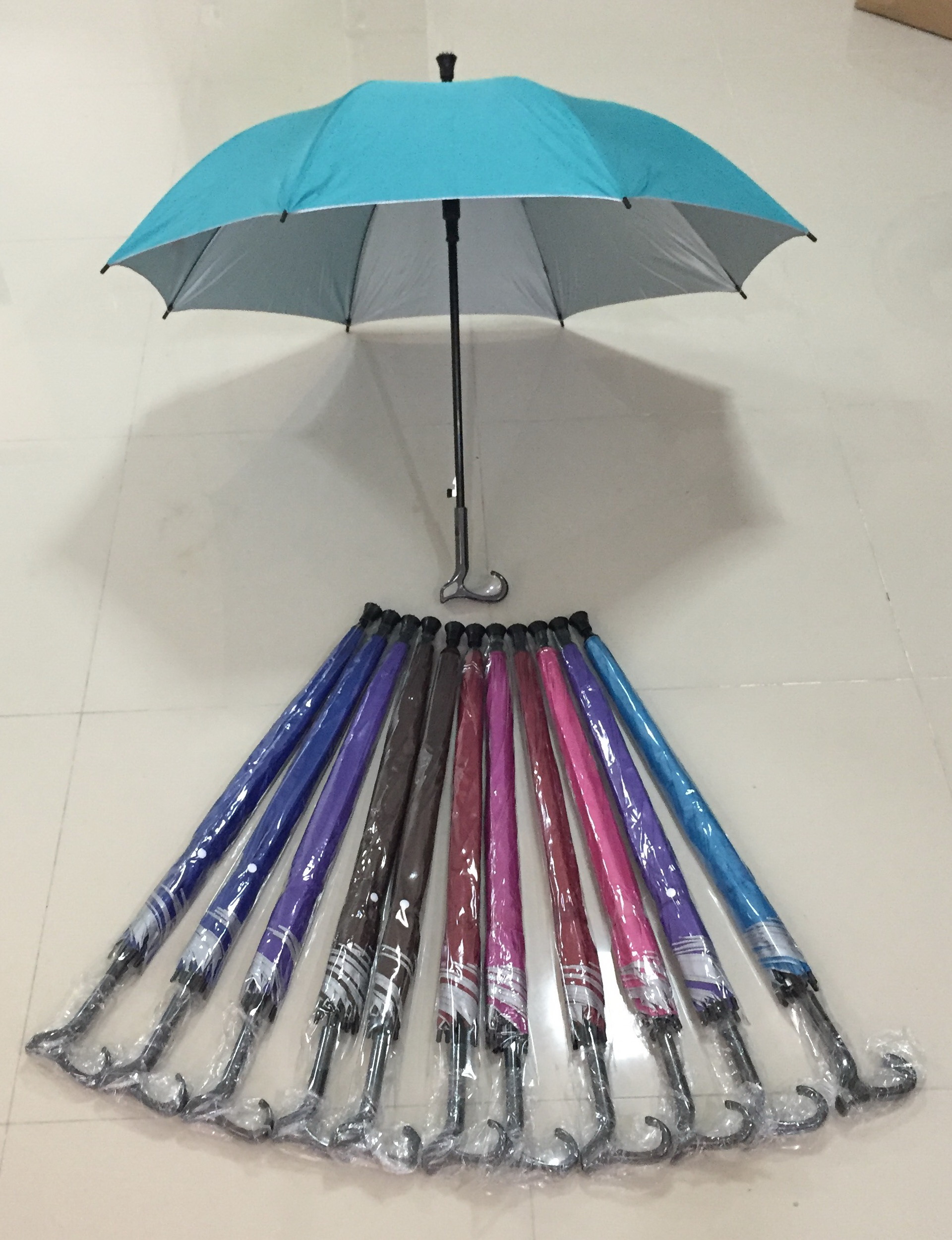 ร่มไม้เท้า24นิ้ว ออโต้เปิด ผ้าUV ด้ามไม้เท้าสีดำ โครงโลหะ ปลอกPVC คละสี