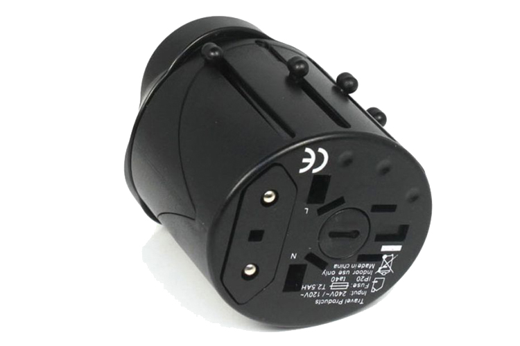 universal plug adaptor สีดำ ตัวแปลงปลั๊ก ใช้ได้ทั่วโลก