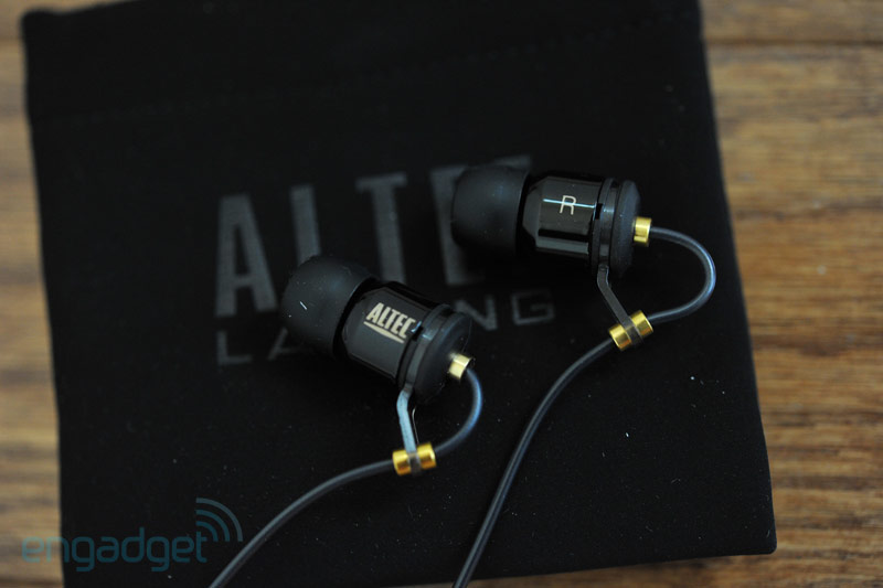 ขายหูฟัง Altec Lansing MUZX Ultra รุ่นพี่ใหญ่ หูฟังพร้อมไมค์และรีโมท รับสาย เปลี่ยนเพลงได้ คุณภาพเสียงระดับHD