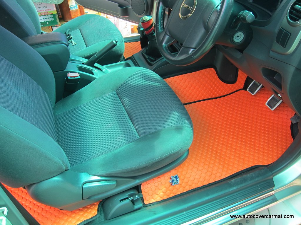 พรมปูพื้นรถยนต์ พรมกระดุม รถ ISUZU D-MAX 4 Door ปี 2005-2012 ชุดภายในห้องโดยสาร จำนวน 7 ชิ้น