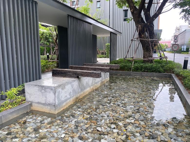 ขายคอนโด Life ปิ่นเกล้า ชั้น 10 ขนาด 60.87 ตร.ม. ทำเลทอง! ขายเพียง 5.6 ล้าน ฟิตเนส ซาวน่า ร้านสะดวกซื้อ พร้อมวิวสวยจากชั้น 10 ใกล้ MRT และเซ็นทรัล!