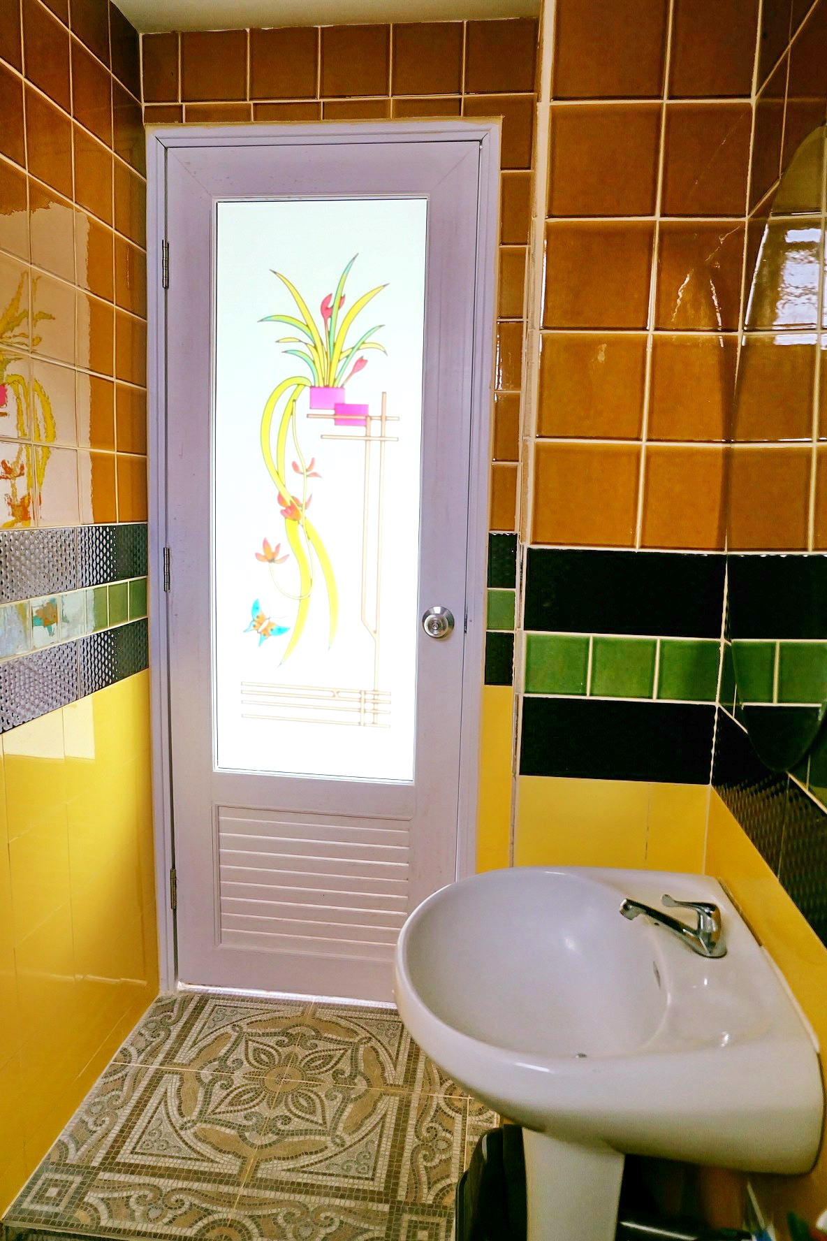 ขายรีสอร์ทหรูสไตล์วินเทจ 2 ไร่ อยู่ใจกลางเมืองสุพรรณ บนถนนทางหลวงหมายเลข 340 บางบัวทอง – สุพรรณบุรี พร้อมดำเนินกิจการต่อได้เลย สวย หรู บรรยากาศดีมาก