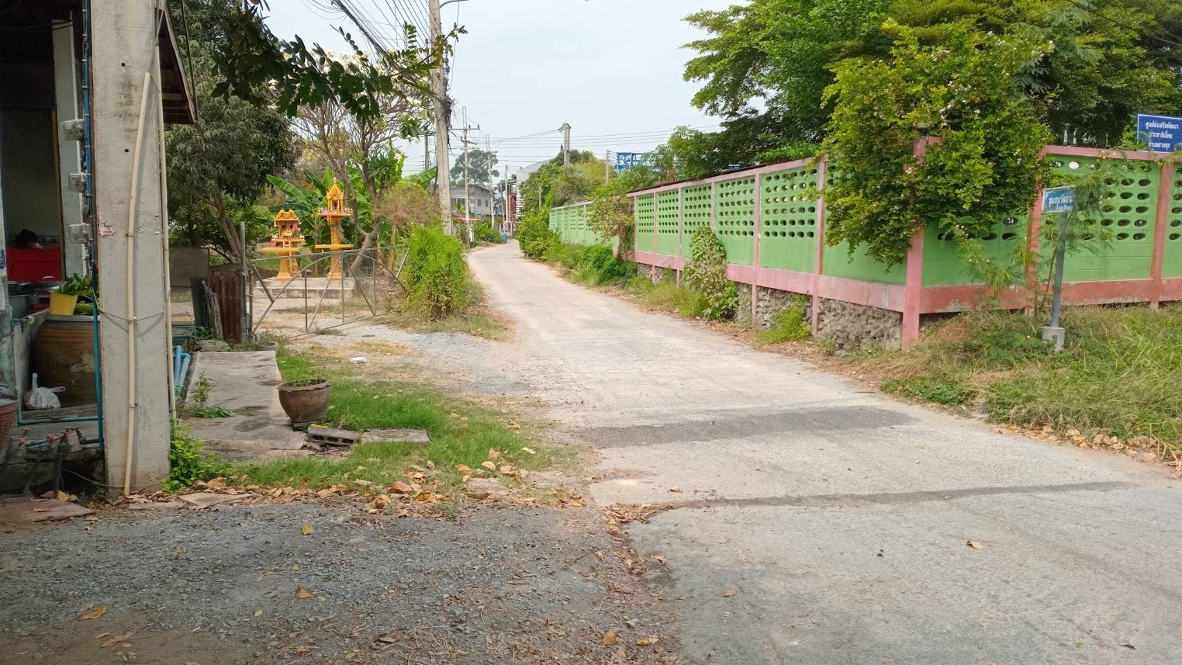 ขายที่ดินริมน้ำท่าจีน ทำเลทอง ต.สามชุก อ.สามชุก จ.สุพรรณบุรี 5 ไร่ 2 งาน 93 ตร.วา 💰 ราคาขาย: ไร่ละ 2.4 ล้าน วิวสวยเหมาะพักผ่อน ที่ดินติดถนนคอนกรีต เดินทางสะดวก เพียง 200 เมตรจากถนนสายเอเชีย (340)