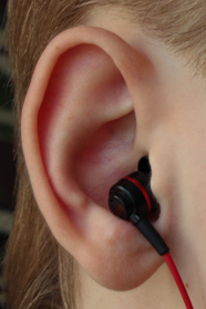 ขายหูฟัง Soundmagic ES18 สีสันจิ้ดจ้าดถูกใจวัยรุ่น เบสลงลึกหนักหน่วงสะใจ ใส่สบาย น้ำหนักเบา ไม่เจ็บหู หูฟังระดับคุณภาพเยี่ยม !