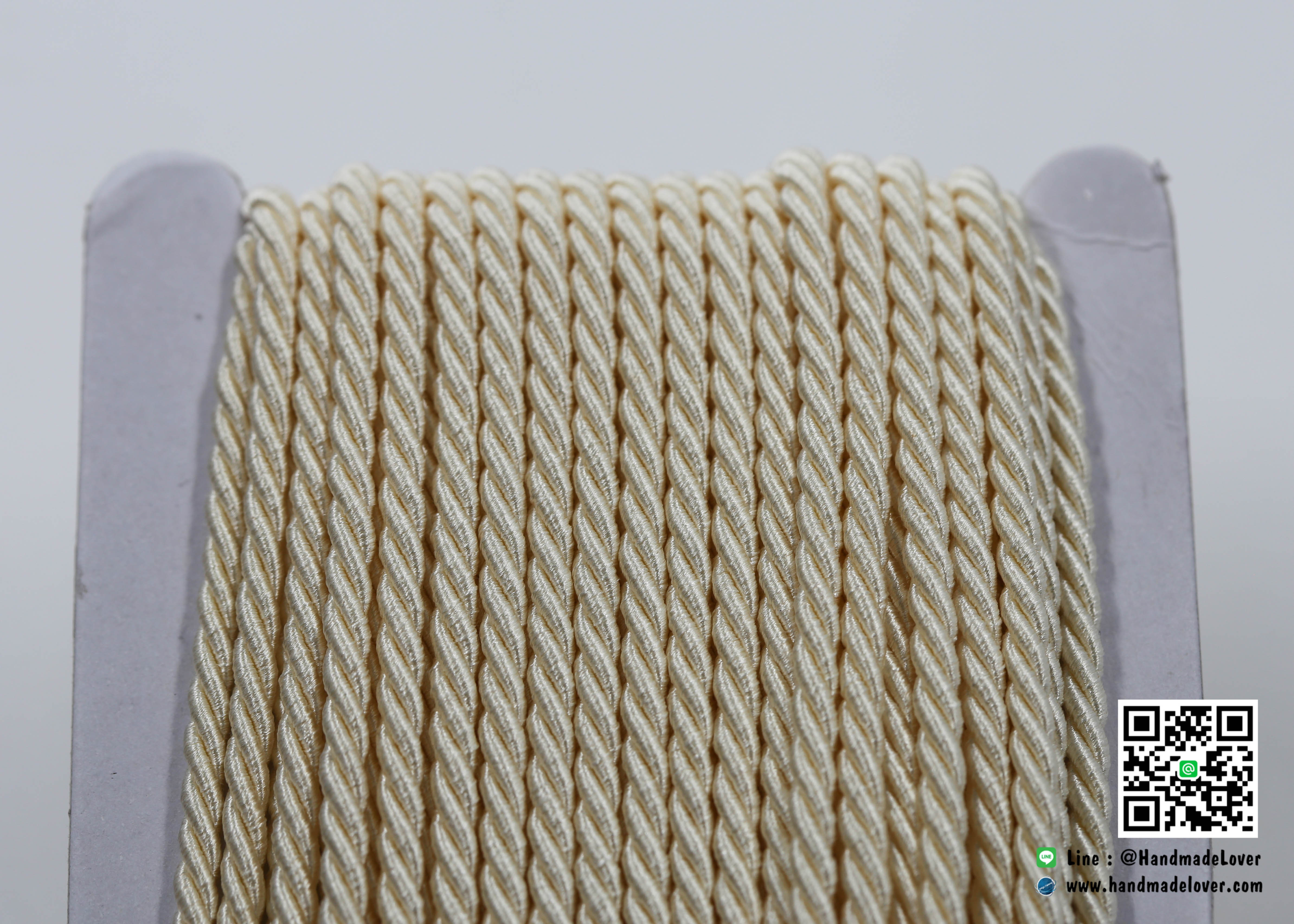 เชือกเกลียว สีครีม [39] ขนาด 3 mm.