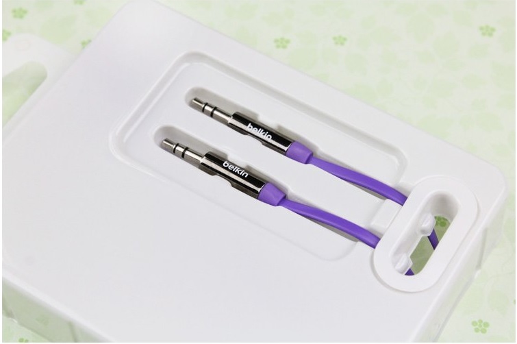 ขายสาย Belkin Mix it AUX สาย AUX เส้นแบนยาวขนาด0.9เมตรหัวแบบ Mini To Mini 3.5mm ใช้ฟังเพลงบนรถ/ลำโพง/เครื่องเสียง