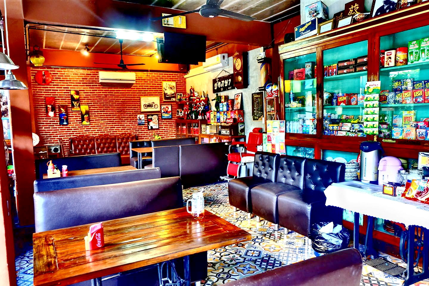 ขายรีสอร์ทหรูสไตล์วินเทจ 2 ไร่ อยู่ใจกลางเมืองสุพรรณ บนถนนทางหลวงหมายเลข 340 บางบัวทอง – สุพรรณบุรี พร้อมดำเนินกิจการต่อได้เลย สวย หรู บรรยากาศดีมาก