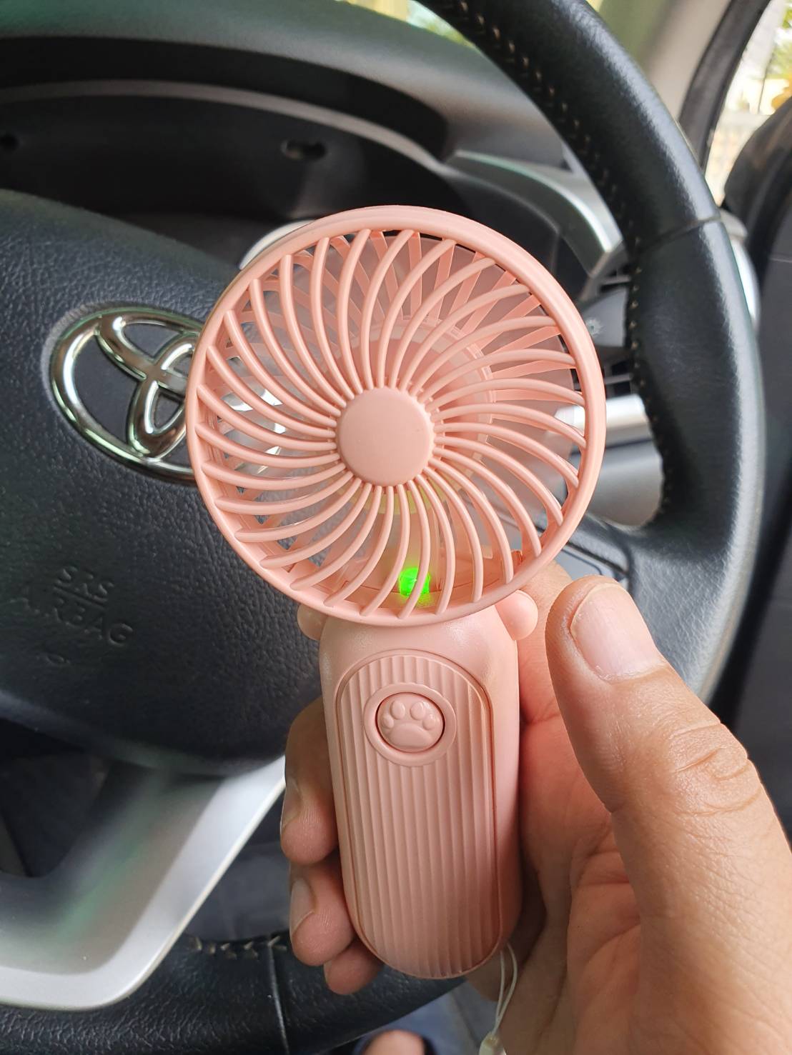 พัดลมมินิ ดีไซน์น่ารัก สามารถชาร์จ USB ได้ เล็กกะทัดรัดพกพาสะดวก Mini Portable Fan พัดลม เล็ก สีพาสเทล HL02