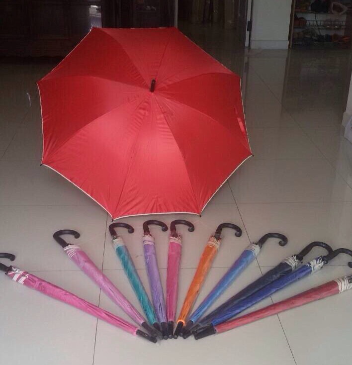 ร่ม 24 นิ้ว ผ้าUV โครงโลหะ ซี่ไฟเบอร์ ด้ามจับพลาสติกงอสีดำ ปลอกPVC คละสี
