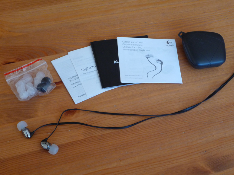 ขายหูฟัง Ultimate Ears 500 สีDark Silver สวยงาม สายแบน แฟชั่น มาครบกล่อง และ อุปกรณ์ครบครัน ในราคาเบาๆ