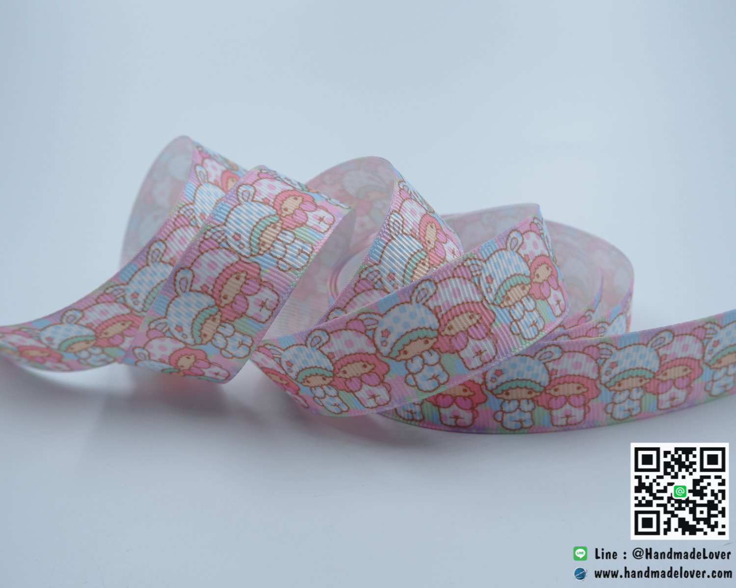 ริบบิ้นผ้า พิมพิ์ลาย กิกิ ลาล่า ขนาด 22 mm.
