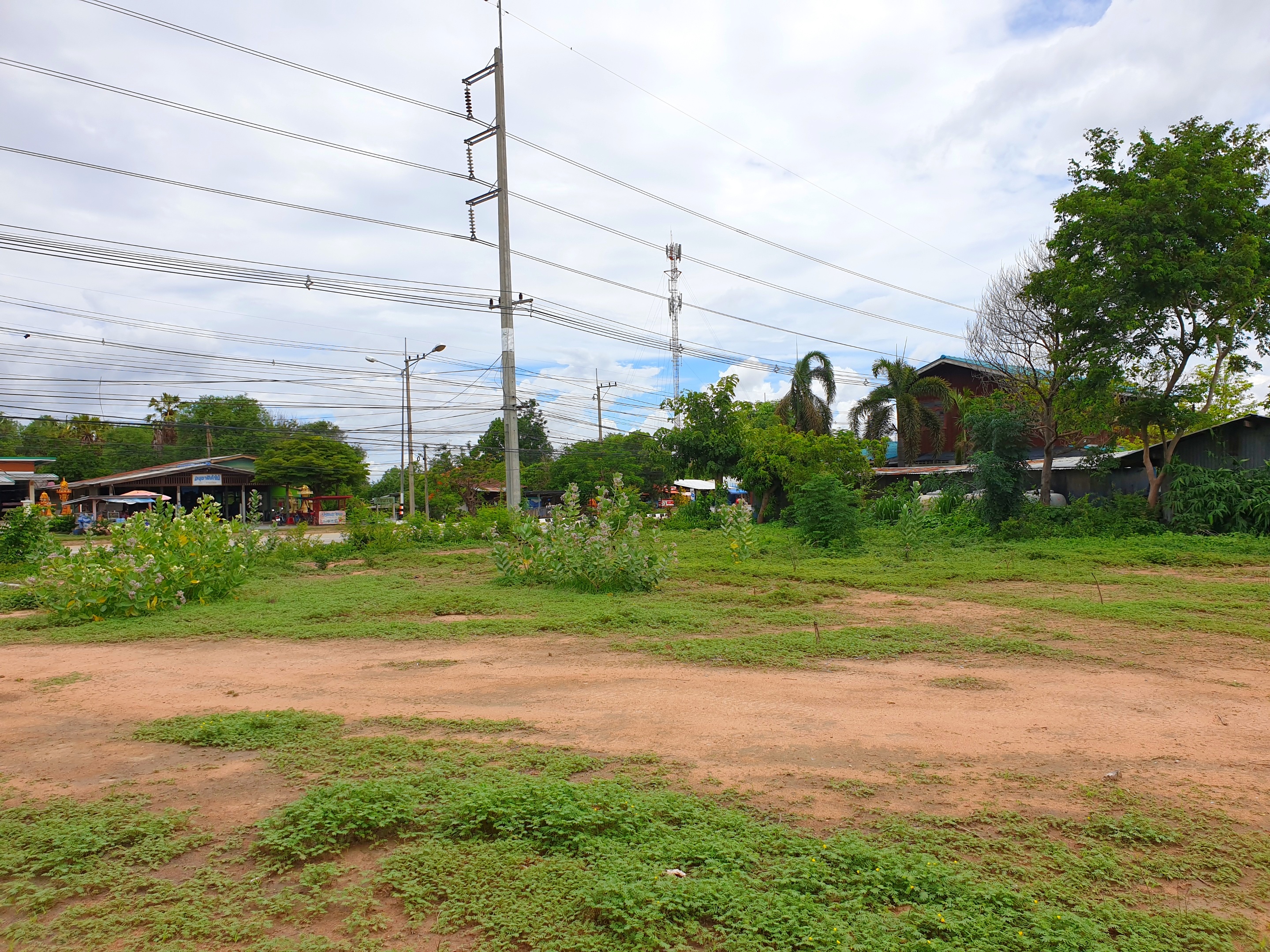 ขายที่ดินแปลงสวย ทำเลทอง จ.สุพรรณบุรี เนื้อที่ 19 ไร่ 2 งาน 69 ไร่ ติดถนนใหญ่ 4 เลน ทางหลวงแผ่นดิน (322) อู่ยา-ดอนเจดีย์