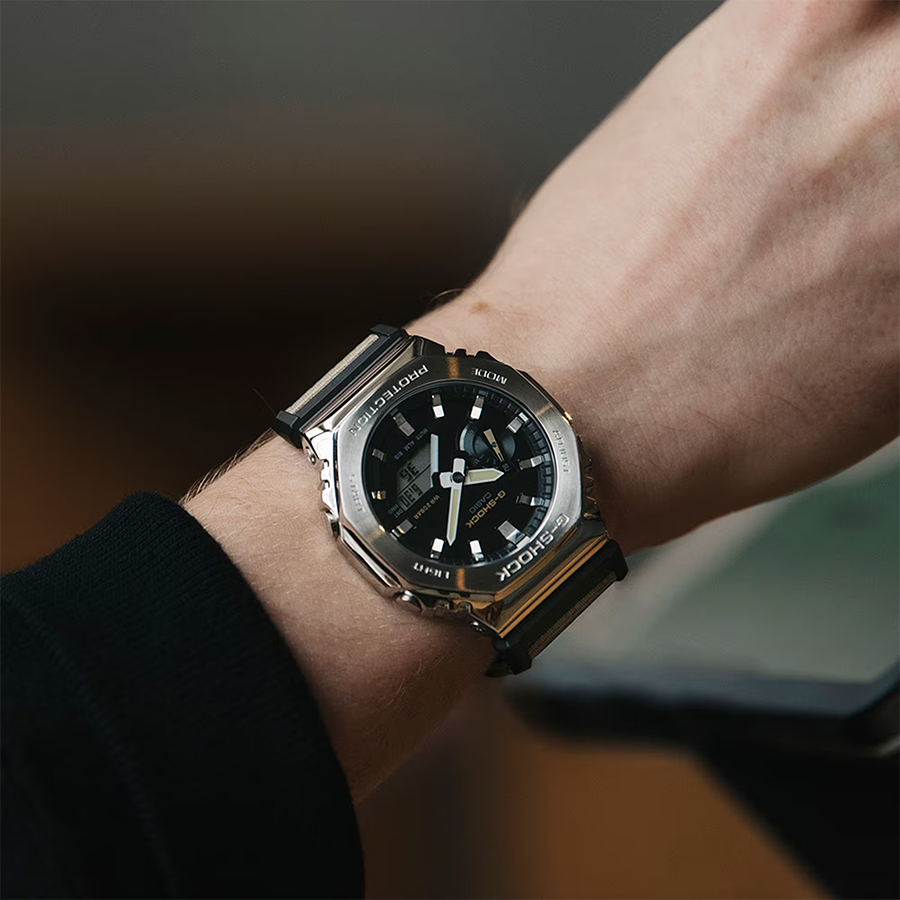 นาฬิกา Casio G-Shock Metal Covered รุ่น GM-2100C-5A สายผ้า ของแท้ รับประกัน1ปี