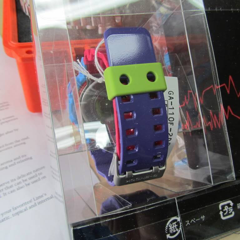 นาฬิกา คาสิโอ Casio G-Shock Limited Hyper Color รุ่น GA-110F-2DR (MANBOX)