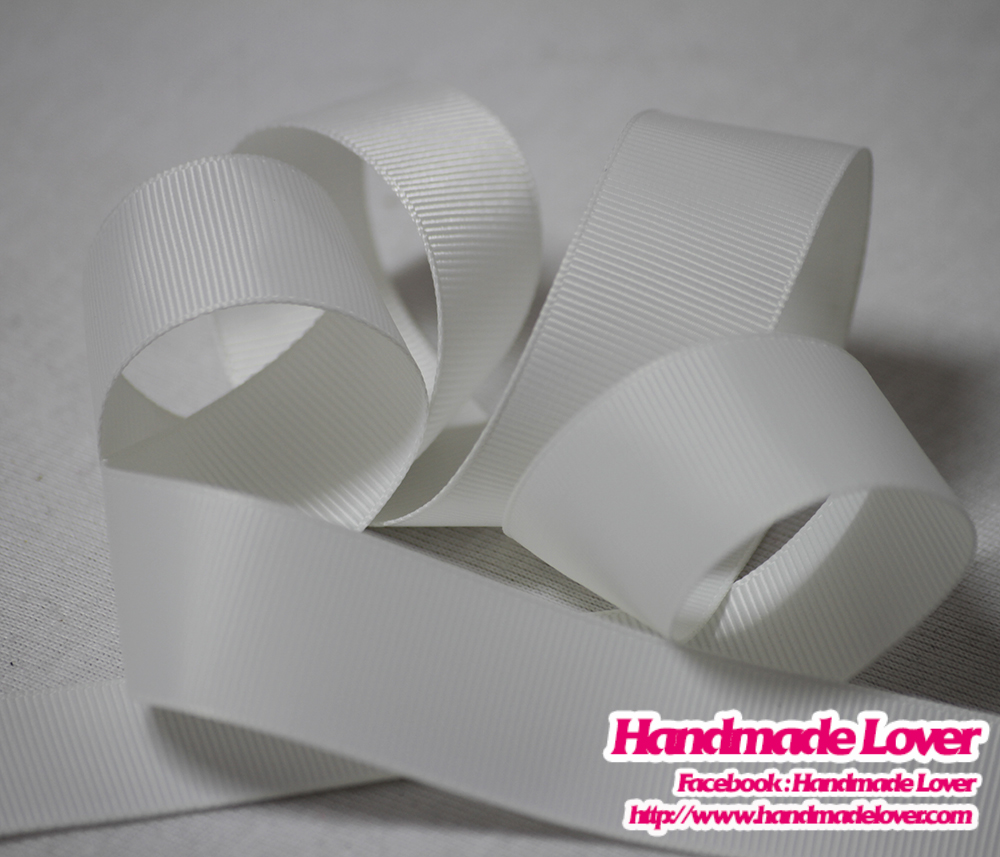 ริบบิ้นผ้า กรอสเกรน สีขาว ขนาด 25 mm. [สีพื้น] [สินค้าหมวดไว้ทุกข์]