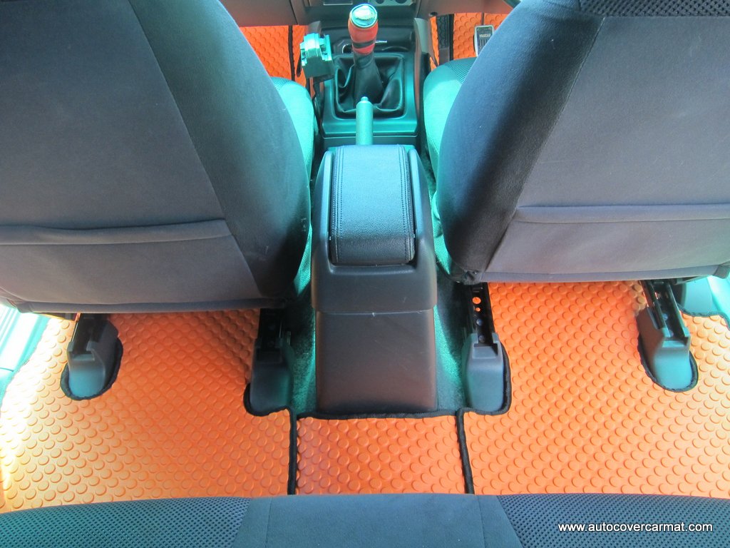 พรมปูพื้นรถยนต์ พรมกระดุม รถ ISUZU D-MAX 4 Door ปี 2005-2012 ชุดภายในห้องโดยสาร จำนวน 7 ชิ้น