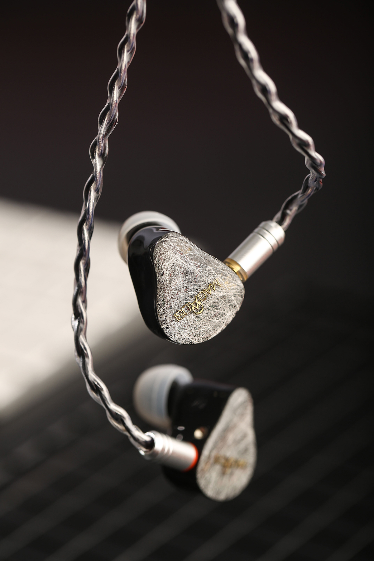 ขาย MAGAOSI DQ4 หูฟัง 4ไดร์เวอร์ (2BA+2DD) ถอดสายได้ ปรับแต่งโทนเสียงได้