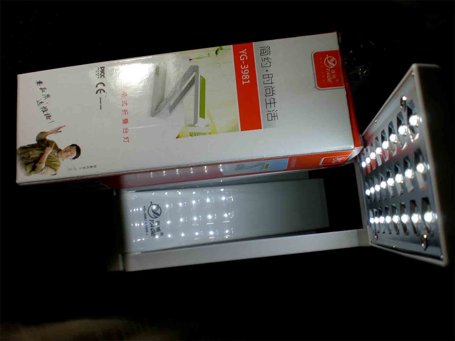 โคมไฟตั้งโต๊ะใช้หลอด LED 36 ดวง YG3981 สินค้าขายดีในตอนนี้