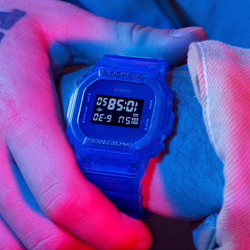 นาฬิกา Casio G-SHOCK x ABSOLUT China Limited Collaboration model รุ่น DW-5600SB-2PRABS (วางขายเฉพาะในจีนเท่านั้น) ของแท้ รับประกัน1ปี