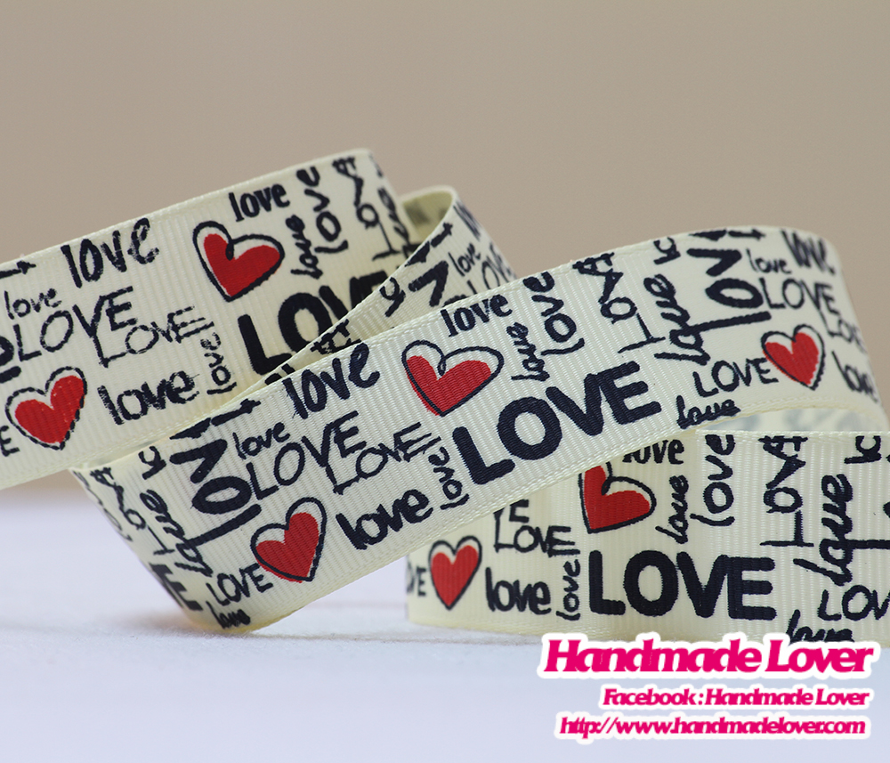 ริบบิ้นผ้า กรอสเกรน สีครีม พิมพิ์ลาย Love