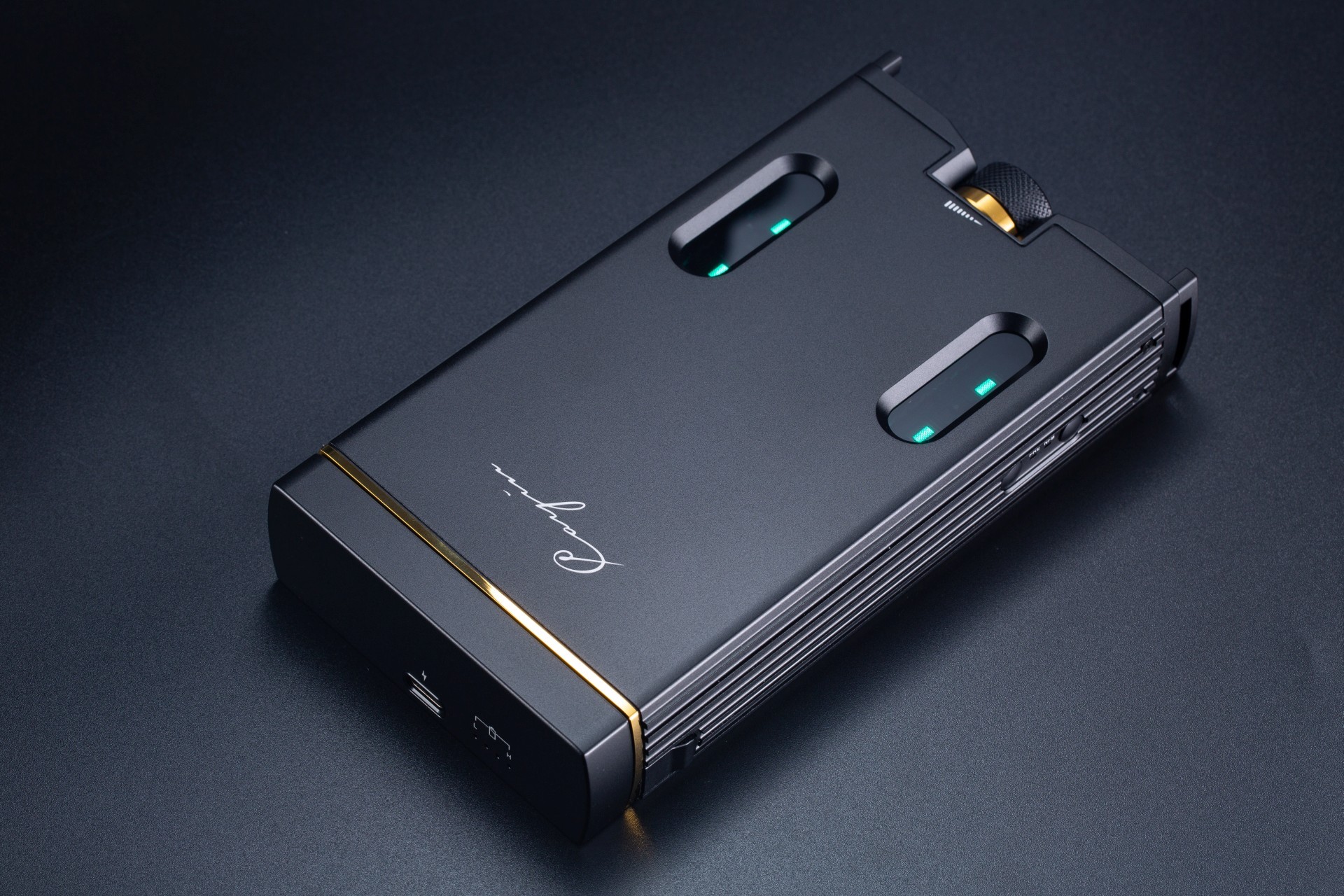 Cayin C9ii แอมป์พกพาหลอดแก้ว Dual Nutube บาลานซ์เต็มรูปแบบพร้อมคุณสมบัติใหม่