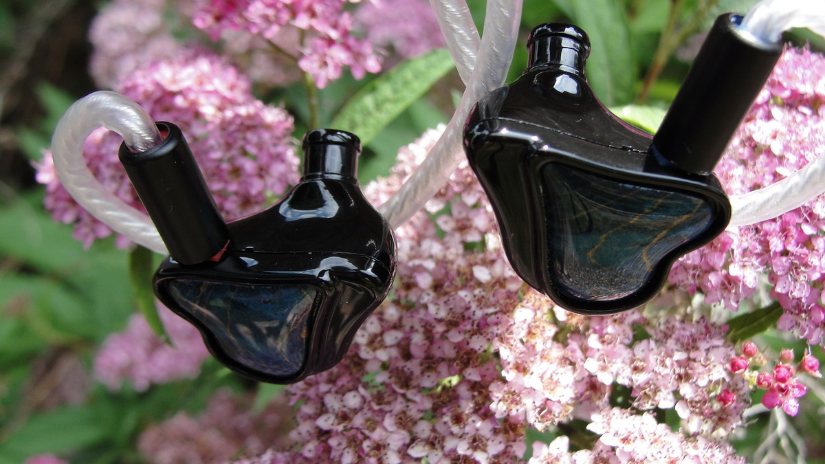 ขาย Geek WOLD GK10 หูฟัง 5 ไดรเวอร์ 2 Piezoelectric+1BA+2DD ประกันศูนย์ไทย