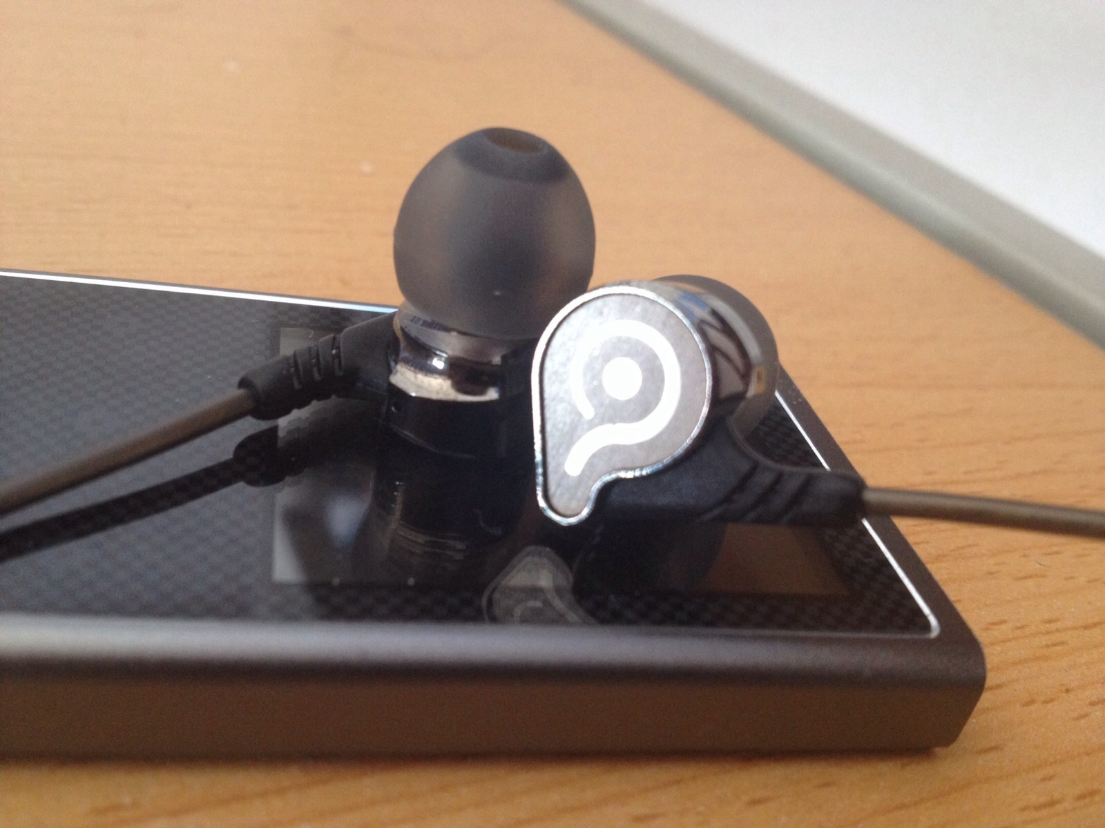 ขายหูฟัง OSTRY KC06 สุดยอดหูฟังระดับ High Fidelity Professional บอดี้โลหะผสมไทเทเนี่ยม พร้อมใช้งาน ไม่ต้อง Burn in