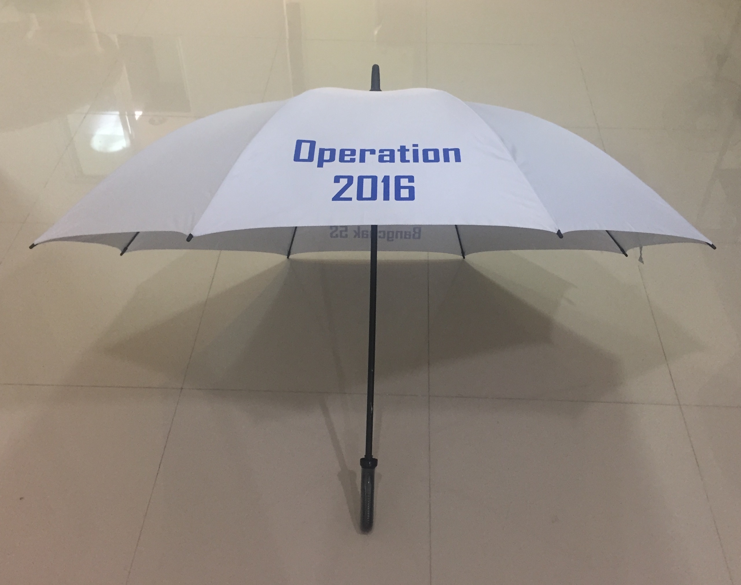ร่มกอล์ฟ30นิ้ว ชั้นเดียว ผ้าร่มเคลือบยูวี โครงไฟเบอร์ มือเปิด ด้ามสปอร์ต ปลอกผ้า สกรีนโลโก้