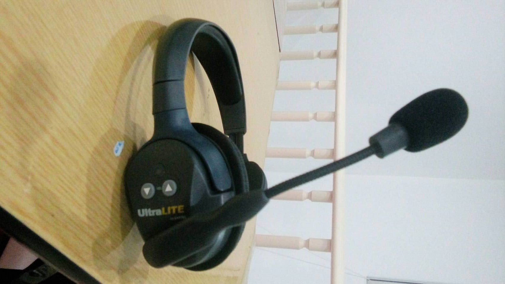 Eartec UltraLITE 4 Users Wireless Headset System ( Single Headset )