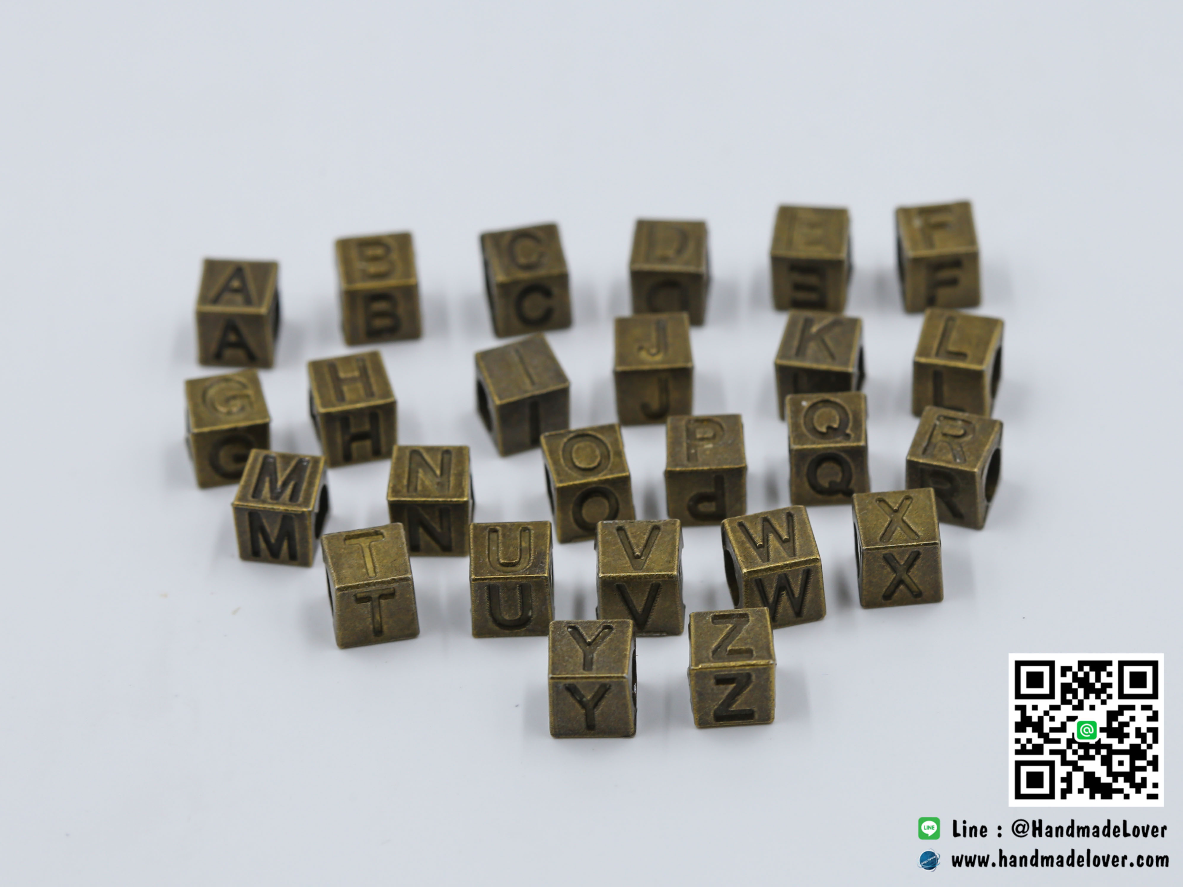 จี้,ตัวห้อยซิป ตัวอักษรลูกเต๋า แบบร้อย สีทองรมดำ A-Z