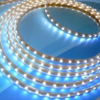 ไฟท่อ LED 3 สายแบน สีวอร์มไวท์ 10 เมตร มีคอนโทรล