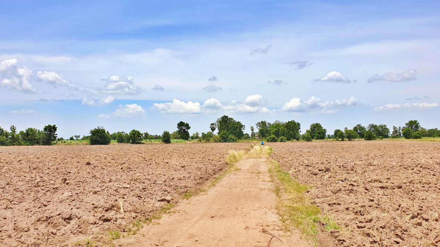 💰ขายแล้ว💰⚜ติดทรัพย์⚜ขายที่ดินแปลงสวย วิวภูเขา บรรยากาศดี อ.อู่ทอง จ.สุพรรณบุรี เนื้อที่ : 34 ไร่ ไร่ละ 2.3 แสน ที่สวยบรรยากาศดี วิวทิวทัศน์สวยงาม วิวภูเขา ใกล้แหล่งชุมชน