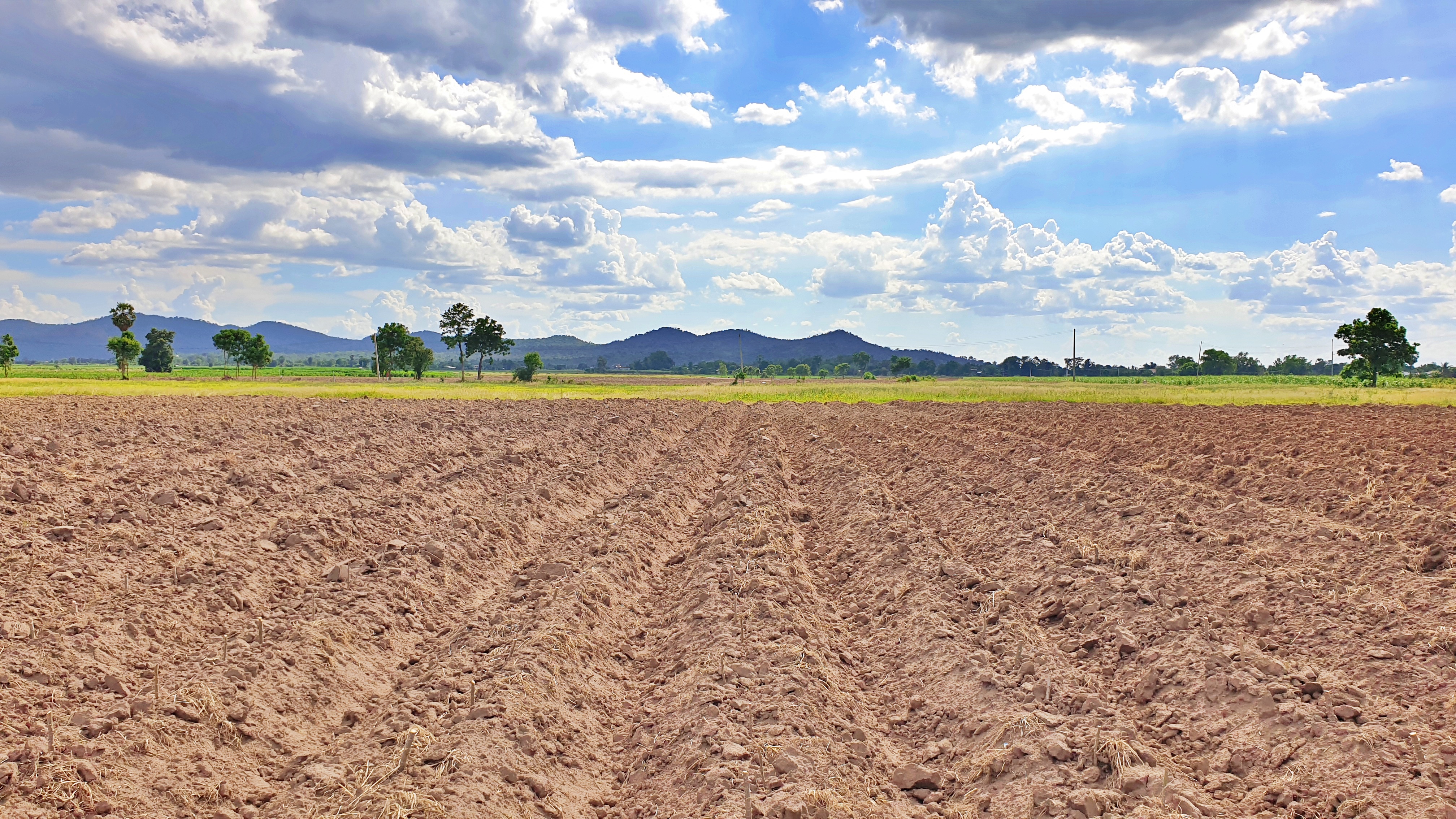 💰ขายแล้ว💰⚜ติดทรัพย์⚜ขายที่ดินแปลงสวย วิวภูเขา บรรยากาศดี อ.อู่ทอง จ.สุพรรณบุรี เนื้อที่ : 34 ไร่ ไร่ละ 2.3 แสน ที่สวยบรรยากาศดี วิวทิวทัศน์สวยงาม วิวภูเขา ใกล้แหล่งชุมชน