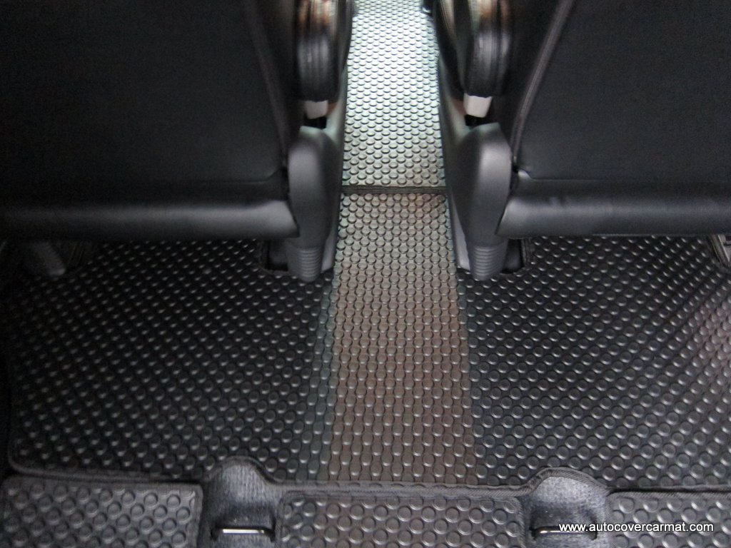 พรมปูพื้นรถยนต์ พรมกระดุม รถ HONDA FREED ชุดเต็มคันรวมท้าย จำนวน 6 ชิ้น