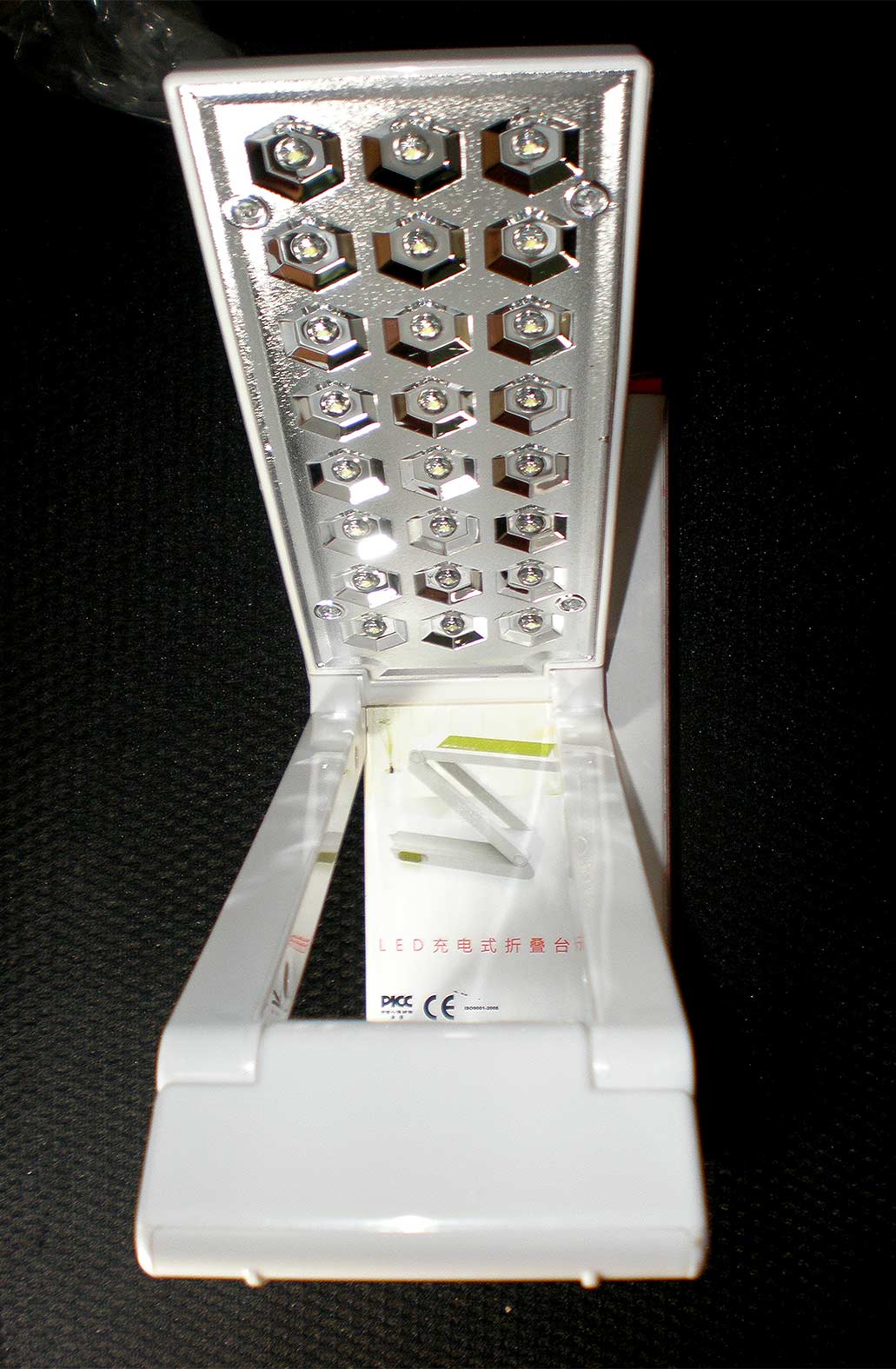 โคมไฟตั้งโต๊ะใช้หลอด LED 36 ดวง YG3981 สินค้าขายดีในตอนนี้