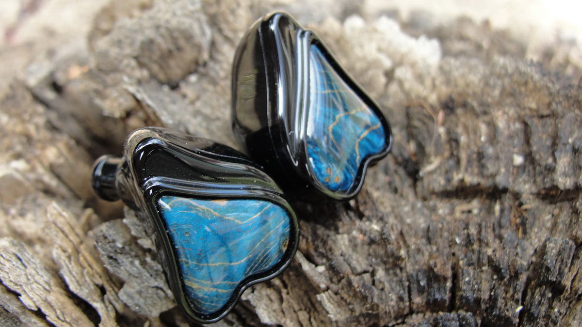 ขาย Geek WOLD GK10 หูฟัง 5 ไดรเวอร์ 2 Piezoelectric+1BA+2DD ประกันศูนย์ไทย