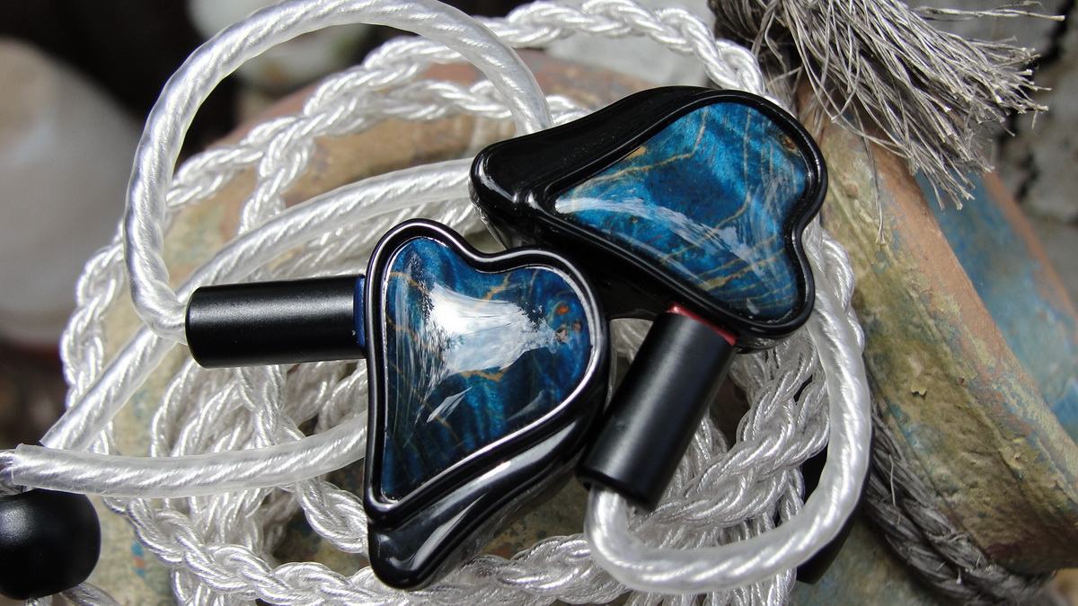 ขาย Geek WOLD GK10 หูฟัง 5 ไดรเวอร์ 2 Piezoelectric+1BA+2DD ประกันศูนย์ไทย