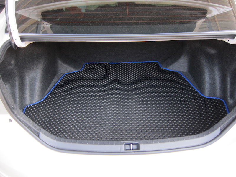 พรมกระดุมแผ่นท้ายสัมภาระ รถ TOYOTA ALTIS ปี 2014-2019 จำนวน 1 แผ่น