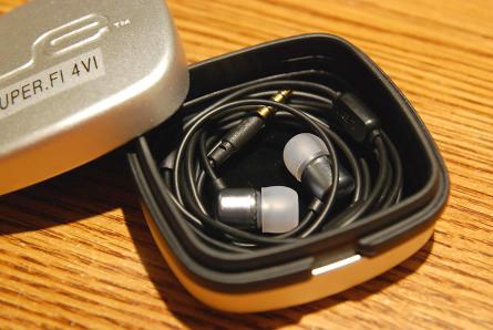 ขาย กล่องเหล็กใส่หูฟังยี่ห้อ Ultimate Ears